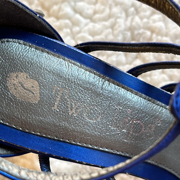 🌺 Two Lips Sexy Embellished Strappy 4” Heels Sz 8 - Picture 8 of 11